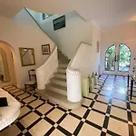 Avec Piscine Interieure, 5 Chambres, Proche Et Commerces A - Fr-1-374-220 *