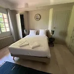 Avec Piscine Interieure, 5 Chambres, Proche Et Commerces A - Fr-1-374-220