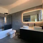 Avec Piscine Interieure, 5 Chambres, Proche Et Commerces A - Fr-1-374-220 *