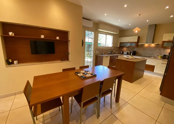 Avec Piscine Interieure, 5 Chambres, Proche Et Commerces A - Fr-1-374-220 Βίλα Αρασόν