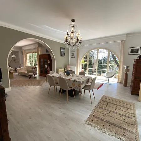 Вилла Avec Piscine Interieure, 5 Chambres, Proche Et Commerces A - Fr-1-374-220