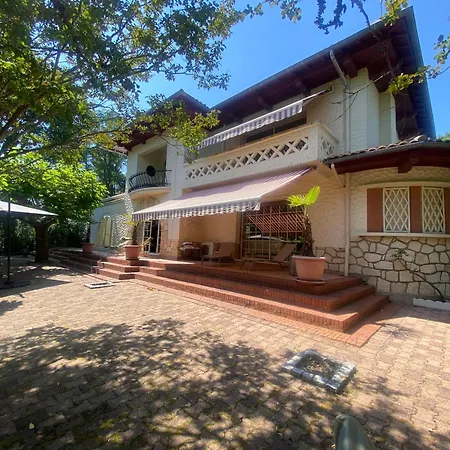 Avec Piscine Intérieure, 5 Chambres, Proche Et Commerces à - Fr-1-374-220 Villa Arcachon