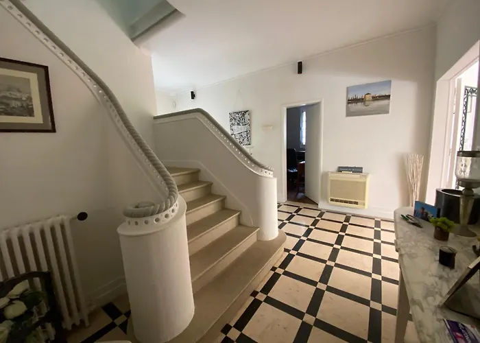 Avec Piscine Interieure, 5 Chambres, Proche Et Commerces A - Fr-1-374-220 Вилла *