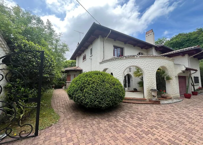 Avec Piscine Interieure, 5 Chambres, Proche Et Commerces A - Fr-1-374-220 Вилла